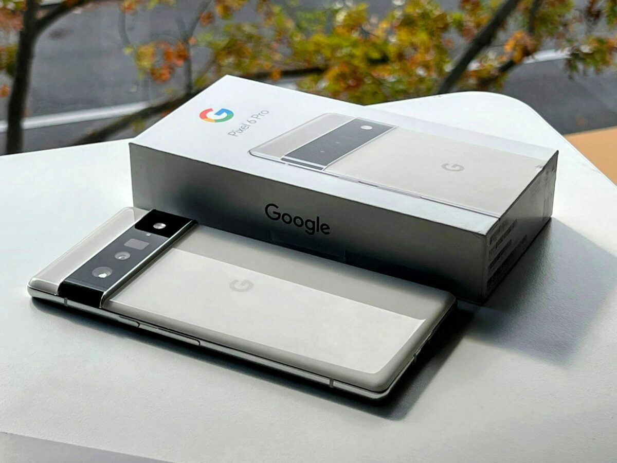 Which Smartphone Will Come Out on Top in 2025: the iPhone 15 Pro or the Google Pixel 9?