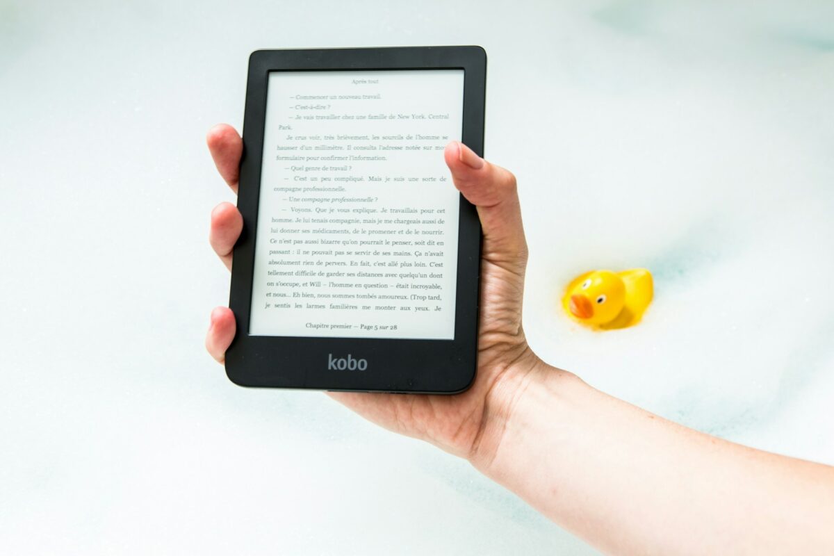 When it comes to reading, which device is superior: an e-reader or a tablet?