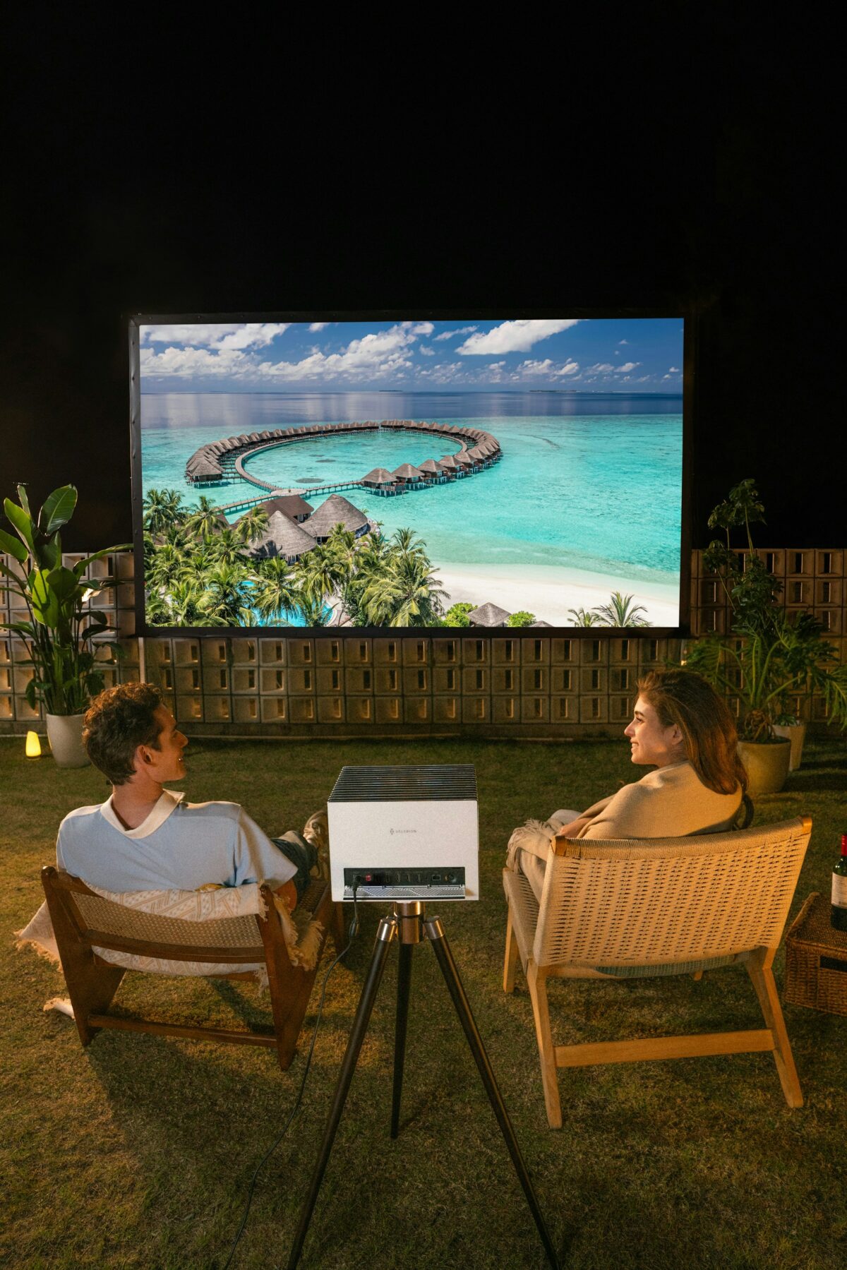 Smart TV vs Projector: Which of These Two Options Is a Better Fit for Your Home?