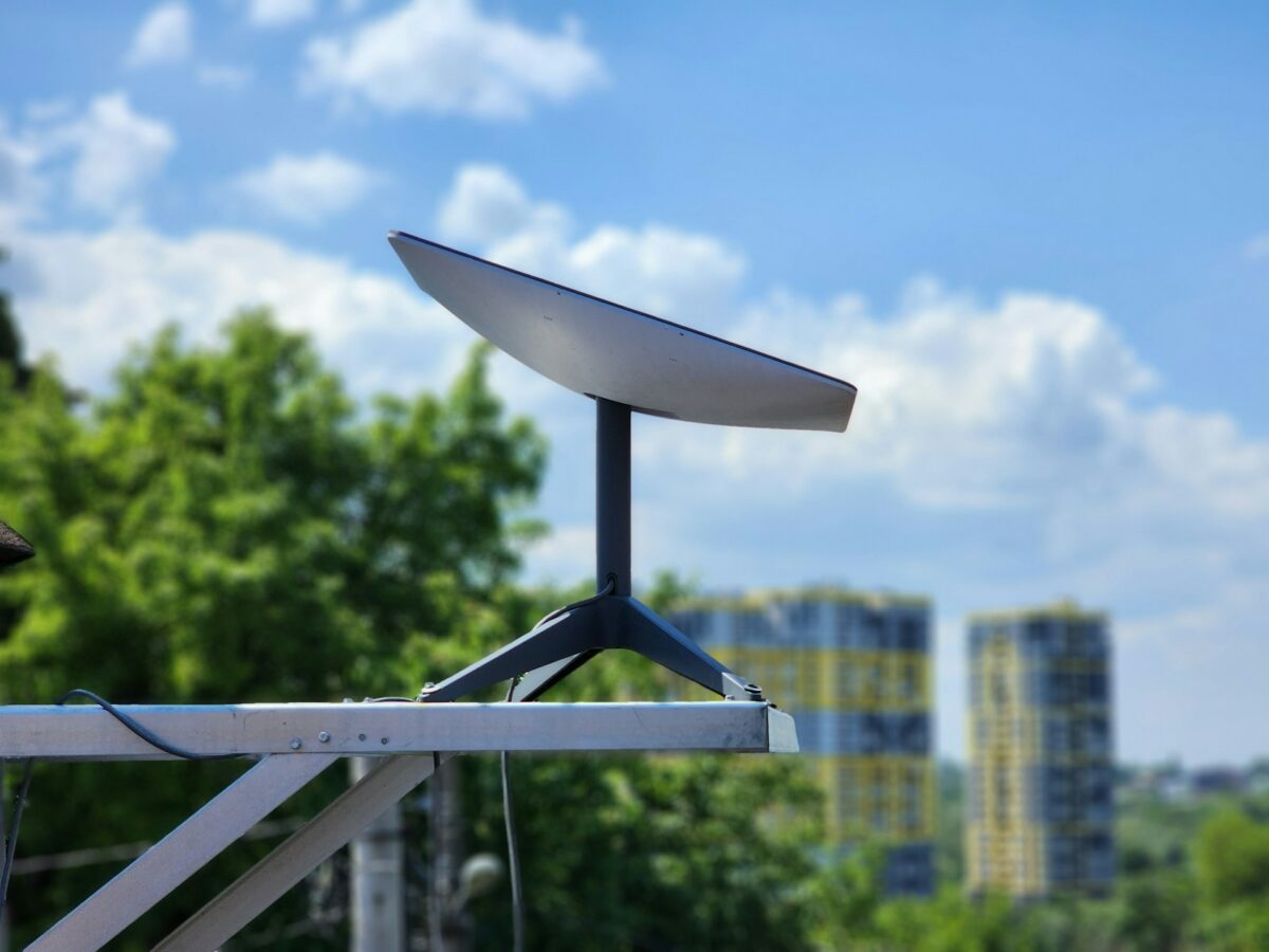 Satellite Internet Expansion: How Starlink and Competitors Are Changing Connectivity