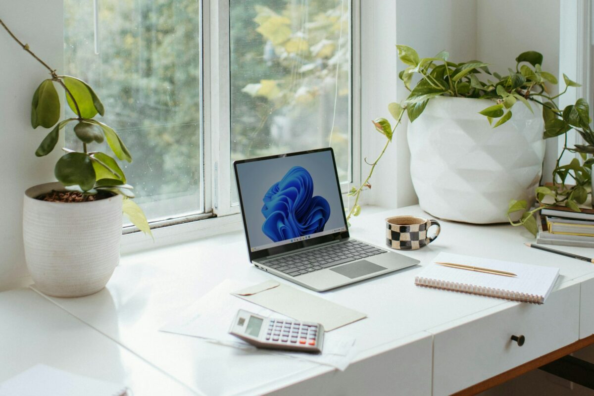 Windows 11 against macOS Sonoma: Which Operating System Will Be Superior in 2025?