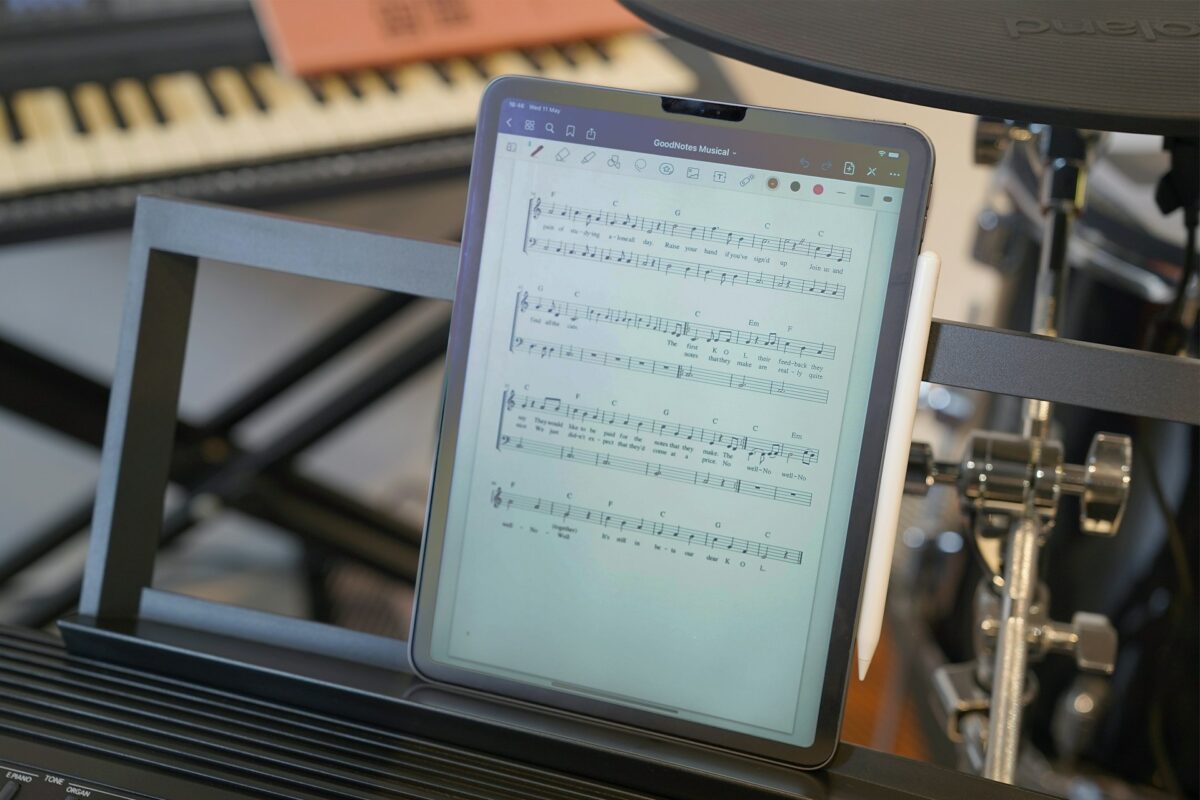 What Role Does Artificial Intelligence Play in the Composition of Music for Musicians?